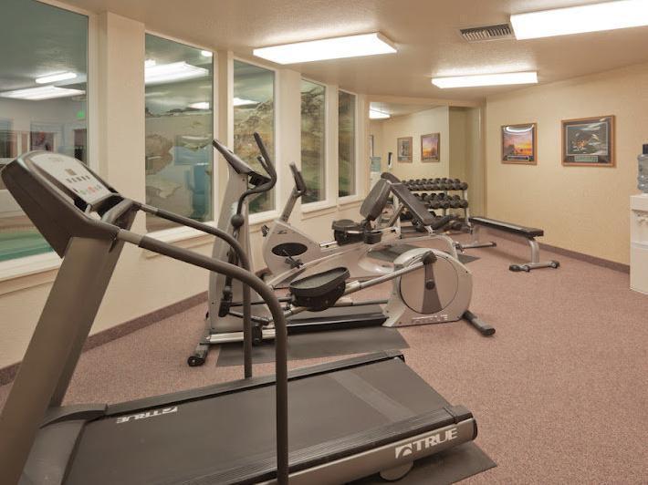 Holiday Inn Express & Suites Eureka By Ihg Bagian luar foto
