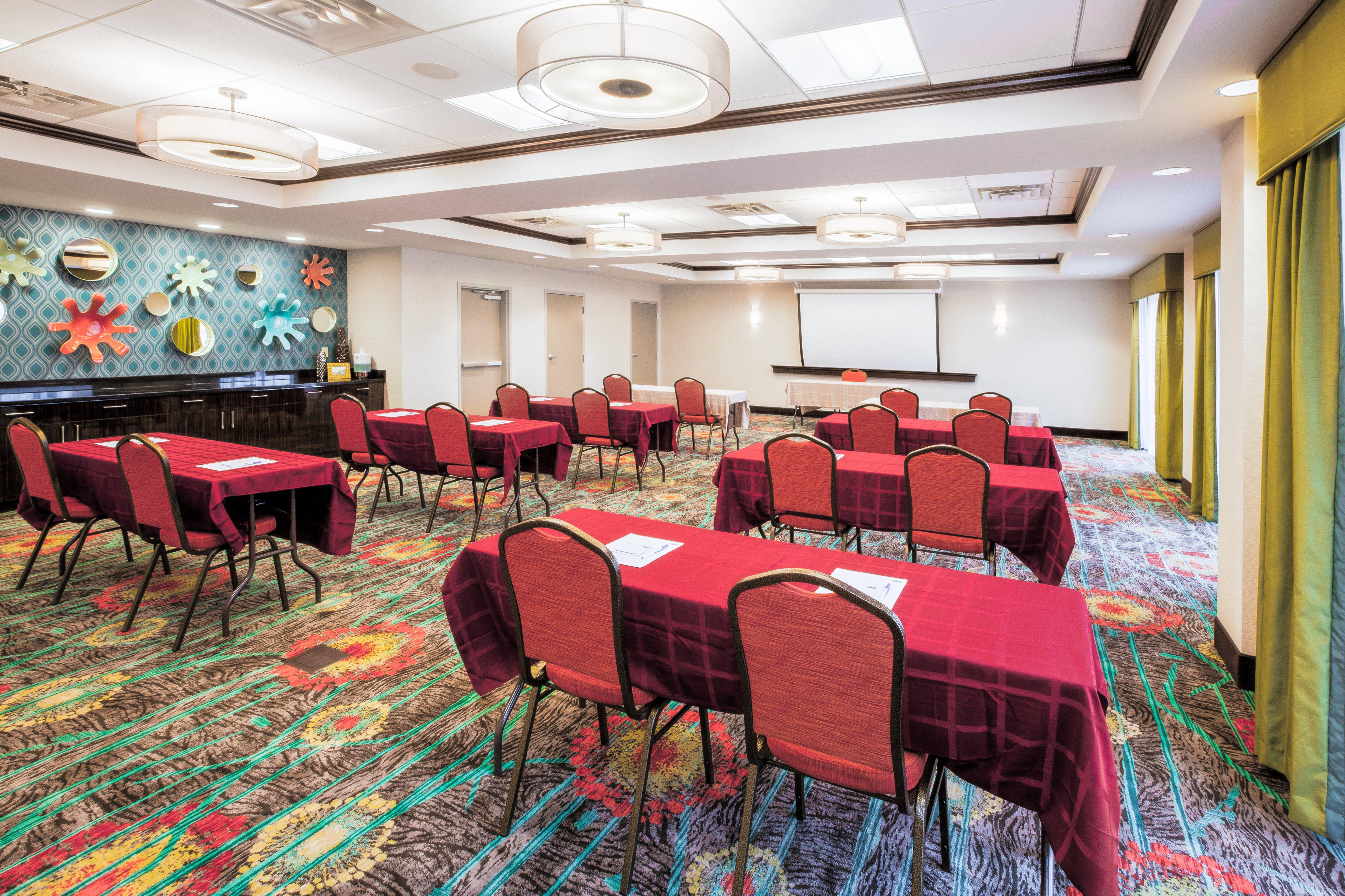 Holiday Inn Express & Suites Eureka By Ihg Bagian luar foto