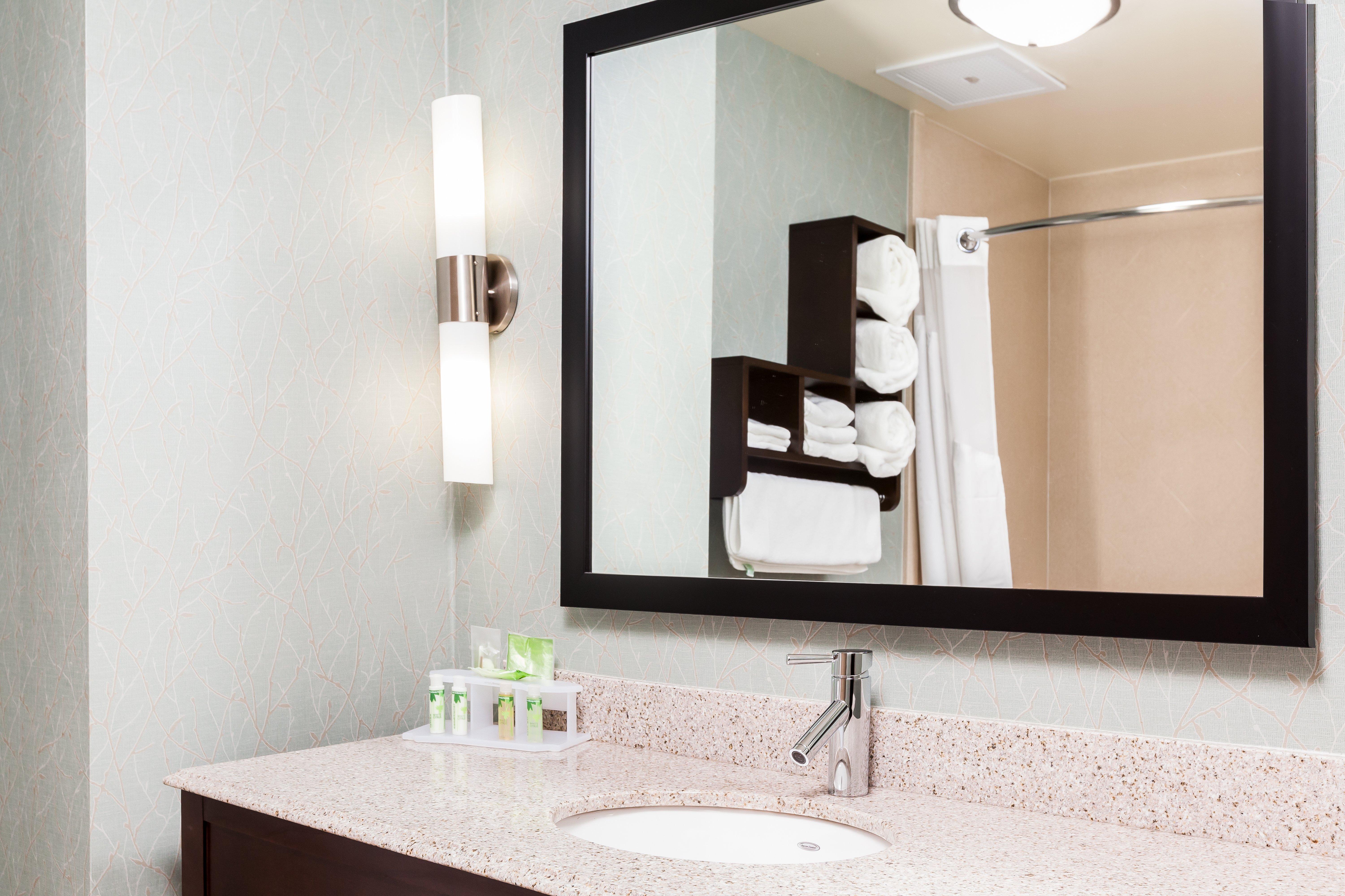 Holiday Inn Express & Suites Eureka By Ihg Bagian luar foto