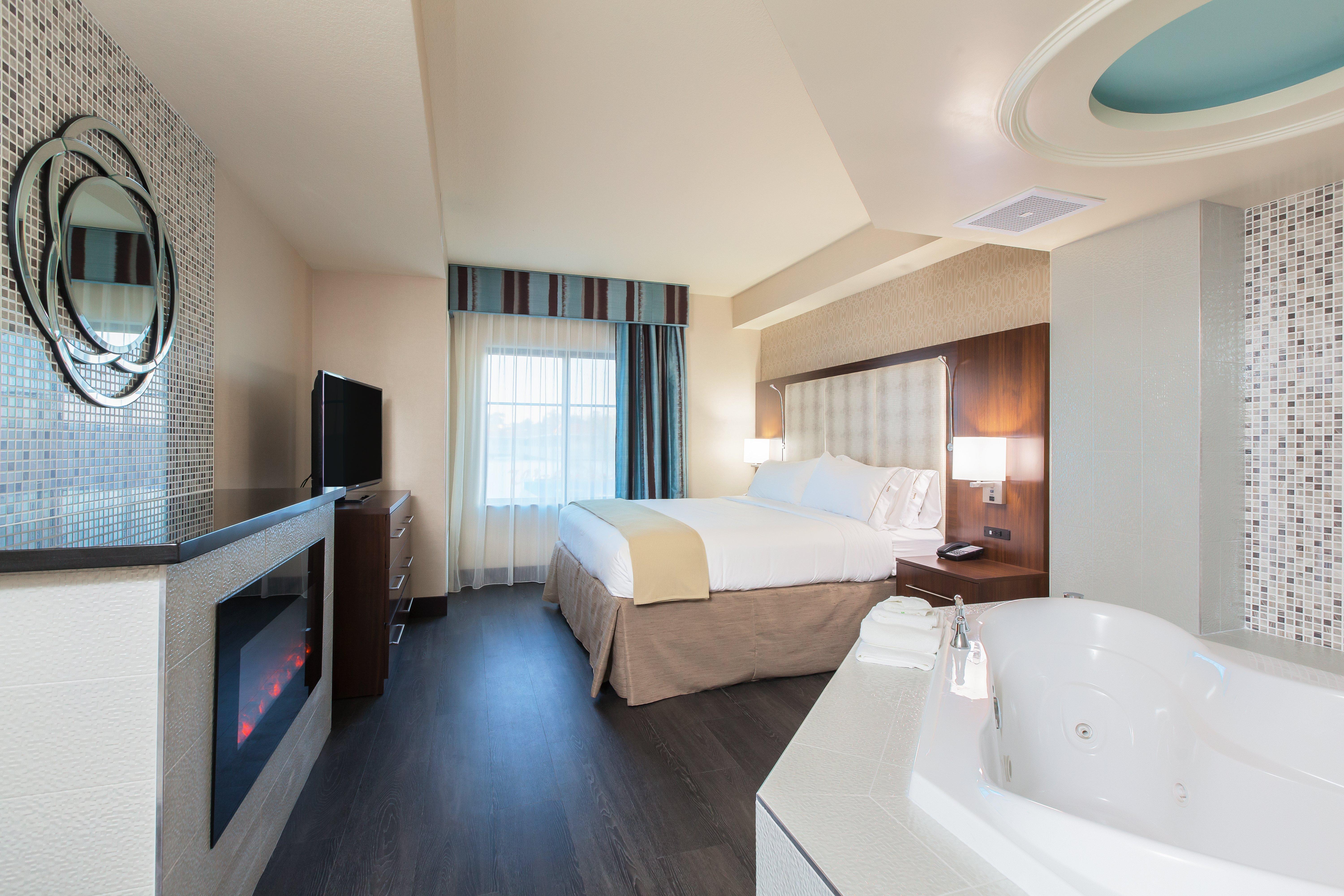 Holiday Inn Express & Suites Eureka By Ihg Bagian luar foto