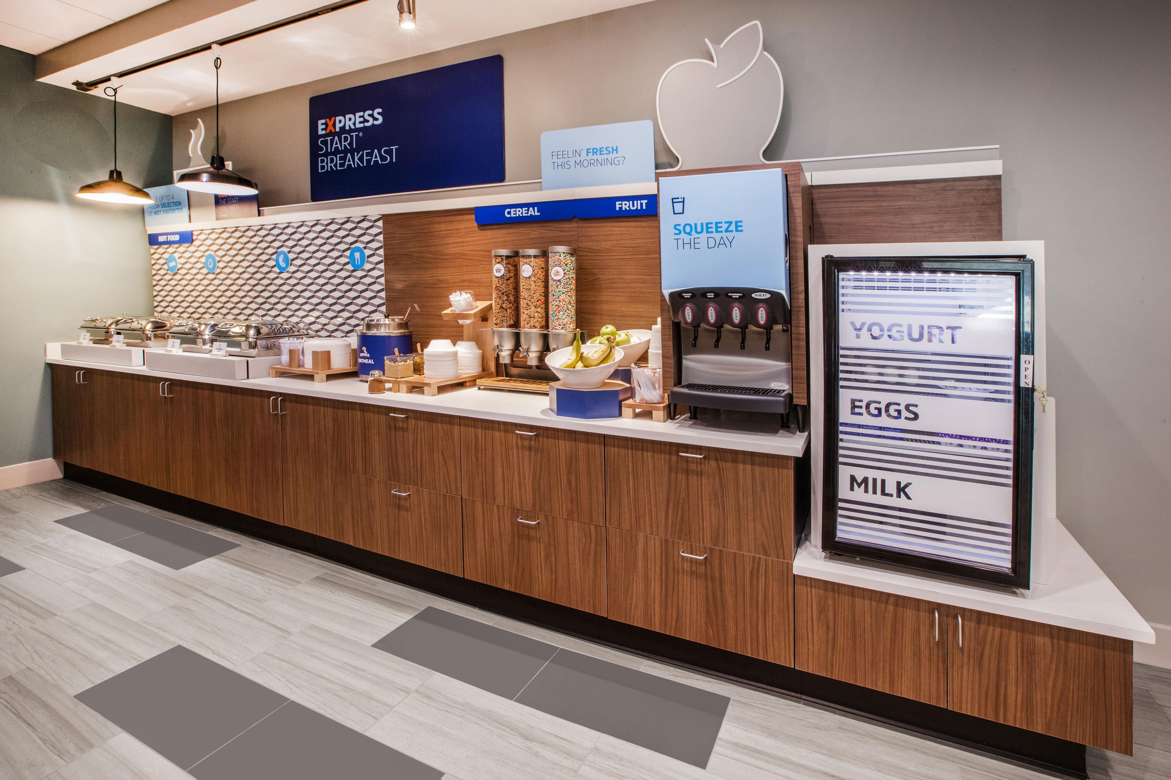 Holiday Inn Express & Suites Eureka By Ihg Bagian luar foto