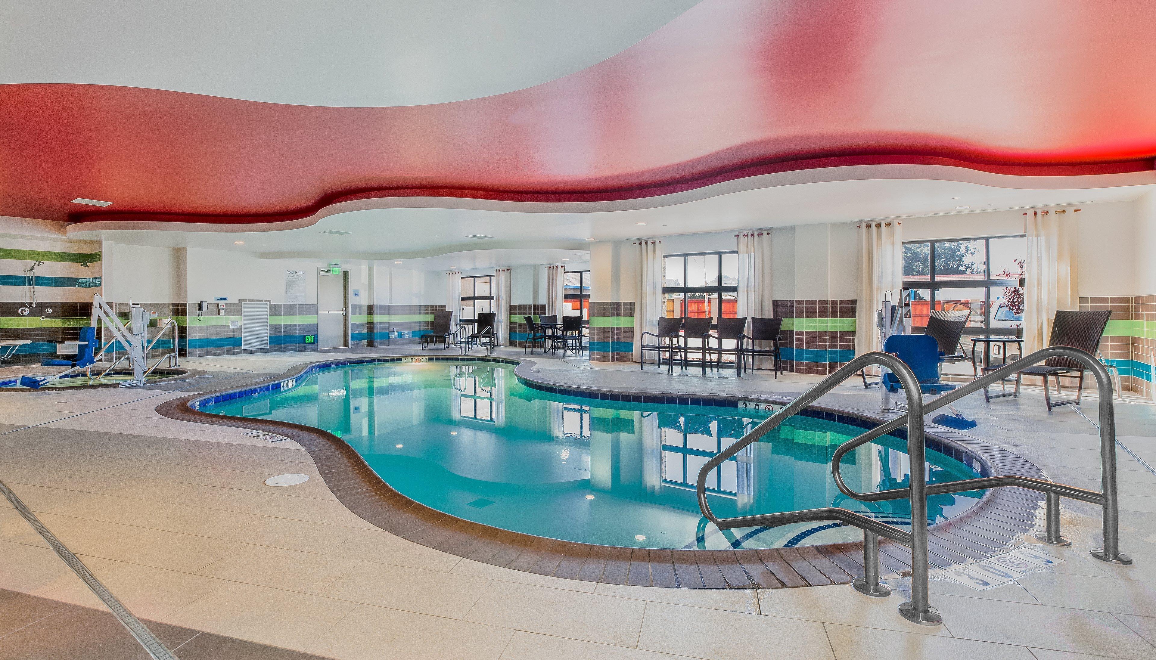 Holiday Inn Express & Suites Eureka By Ihg Bagian luar foto